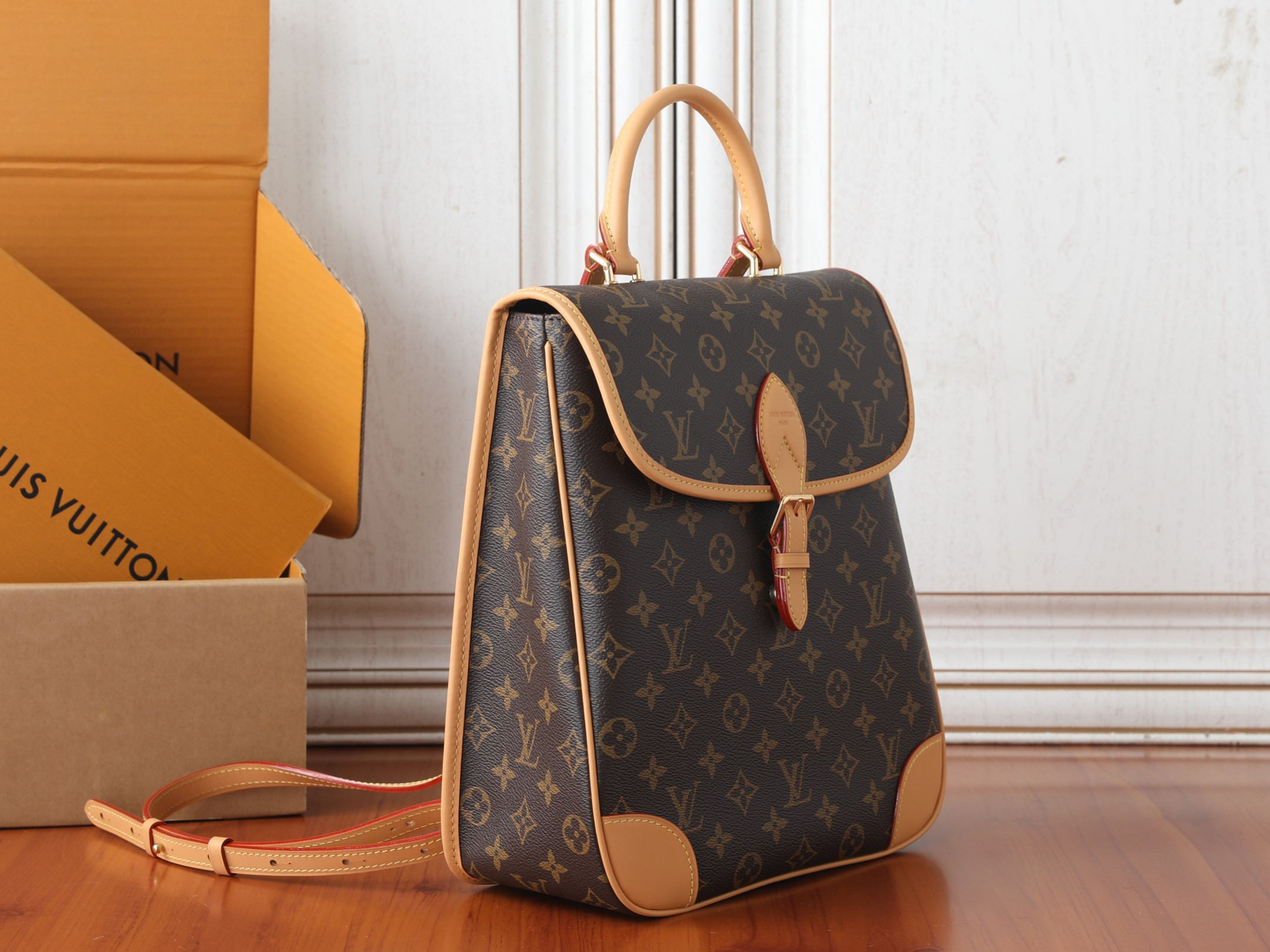 LV Diane Backpack MM M29631 26 x 31.5 x 11 cm