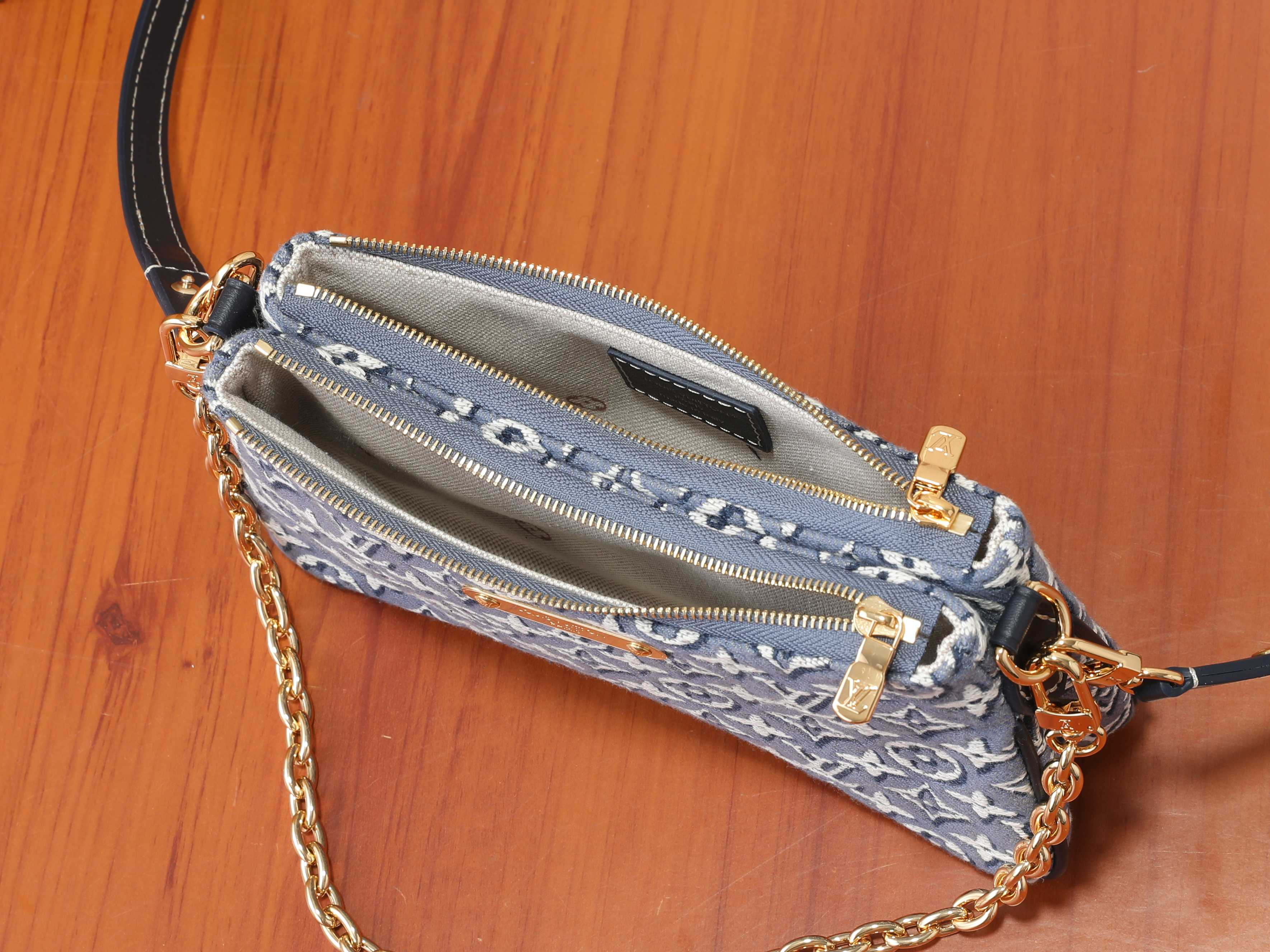 LV Liv Pochette M29895 24.5 x 13.5 x 6.5 cm