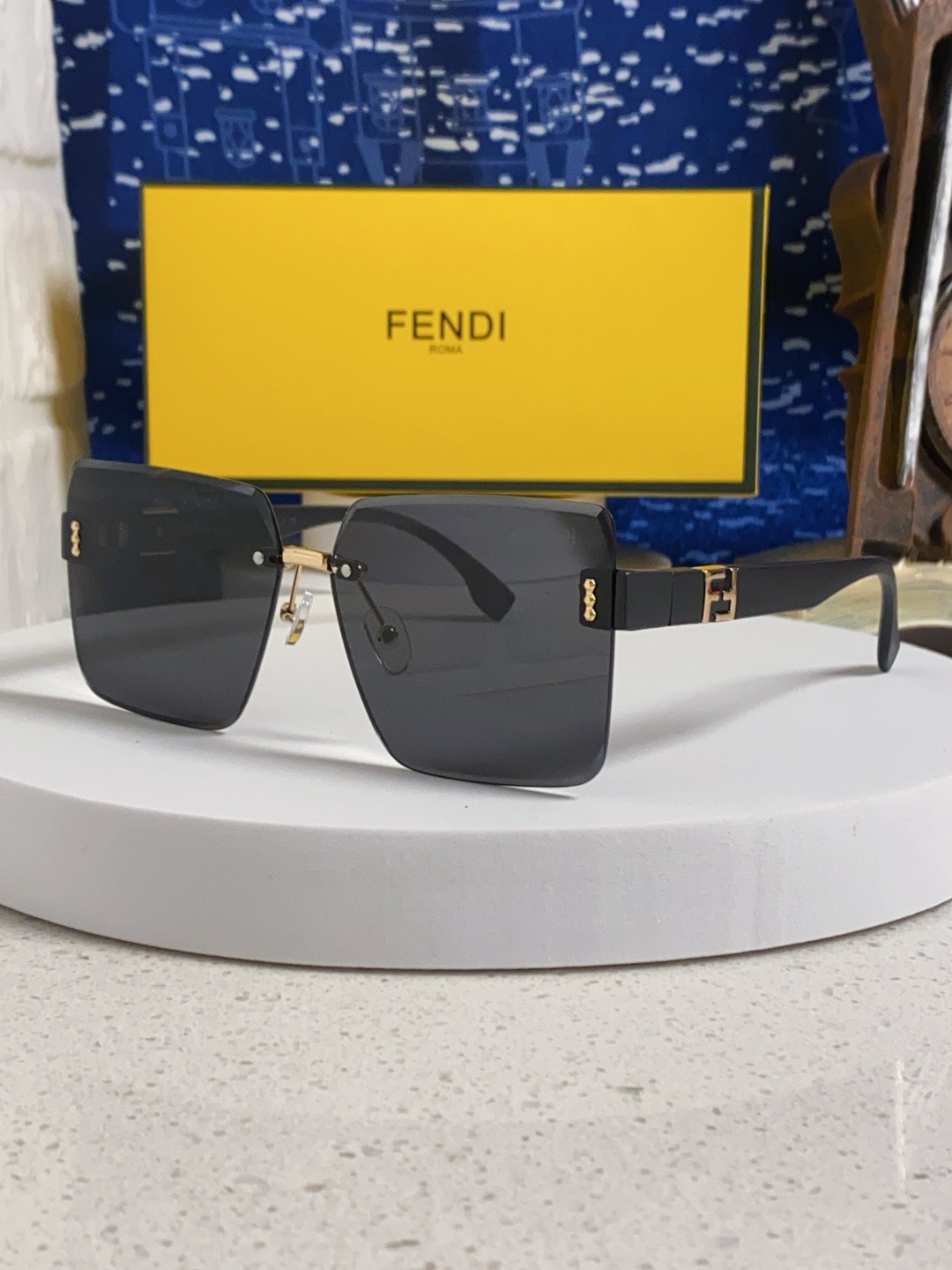 F**di glasses