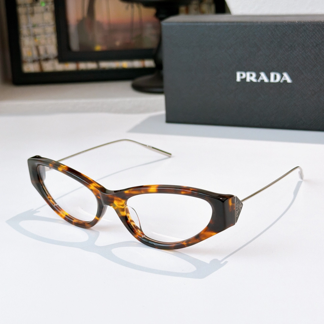 Pra*a glasses
