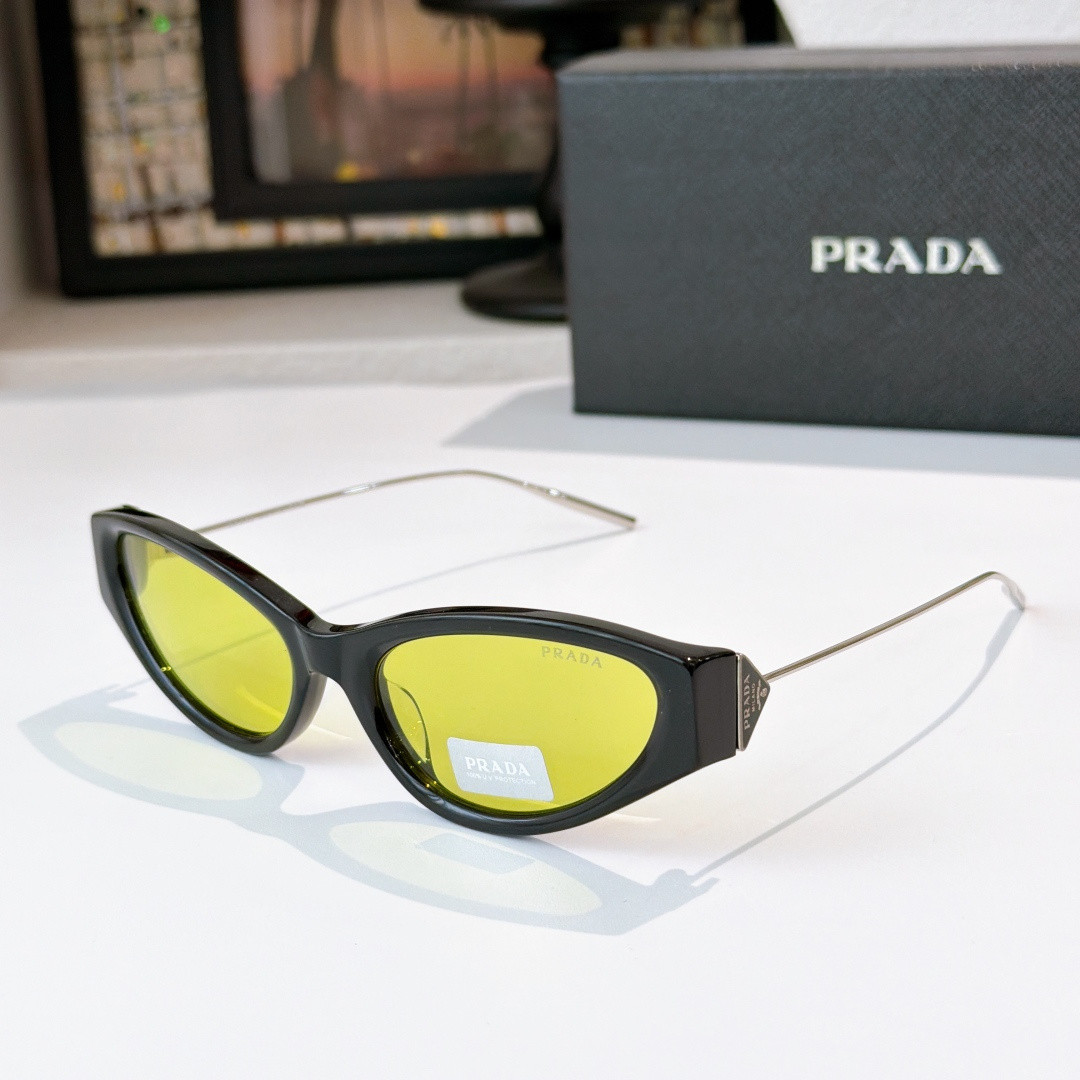 Pra*a glasses
