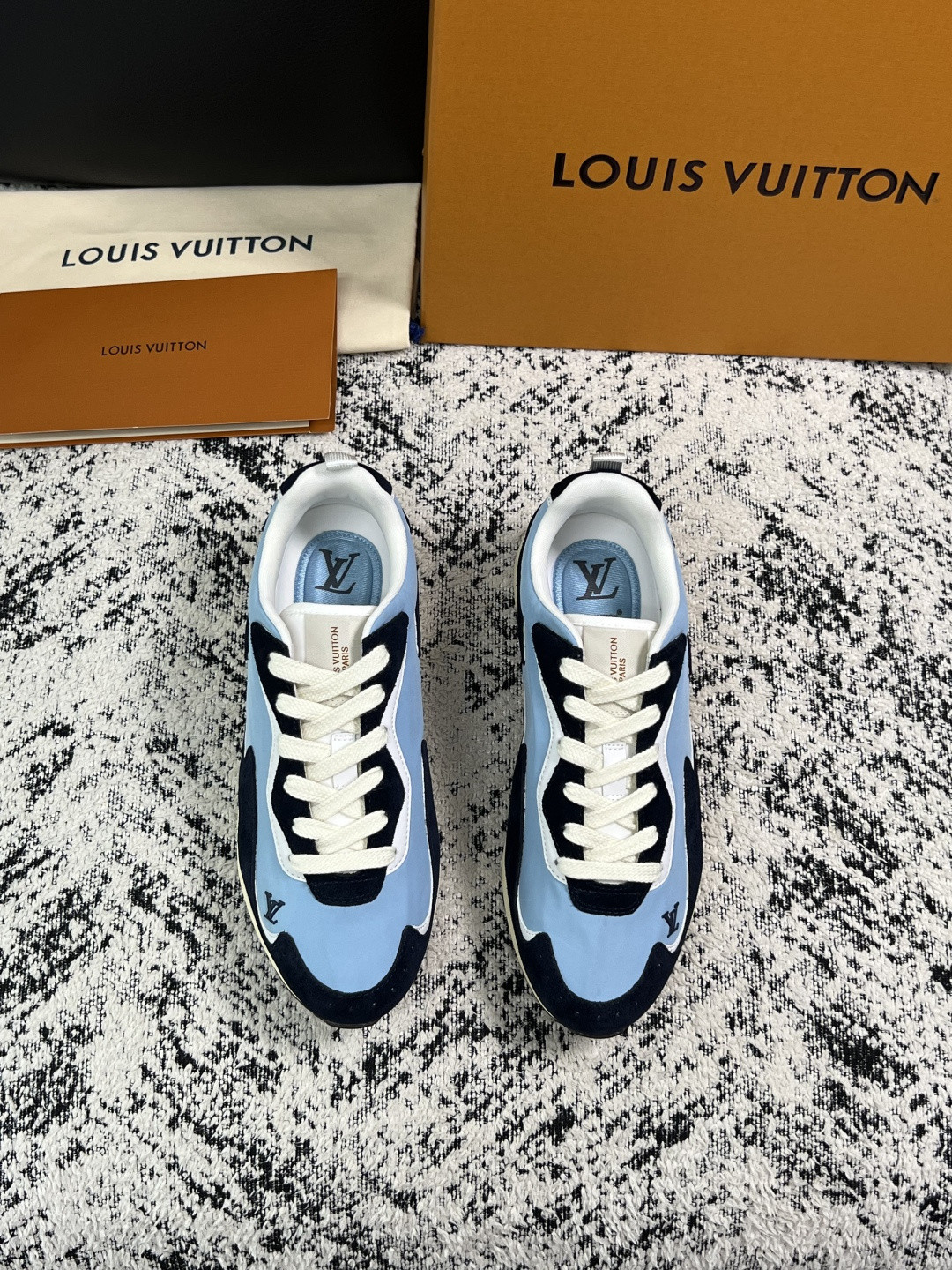 UA LV Drop 300 Sneaker