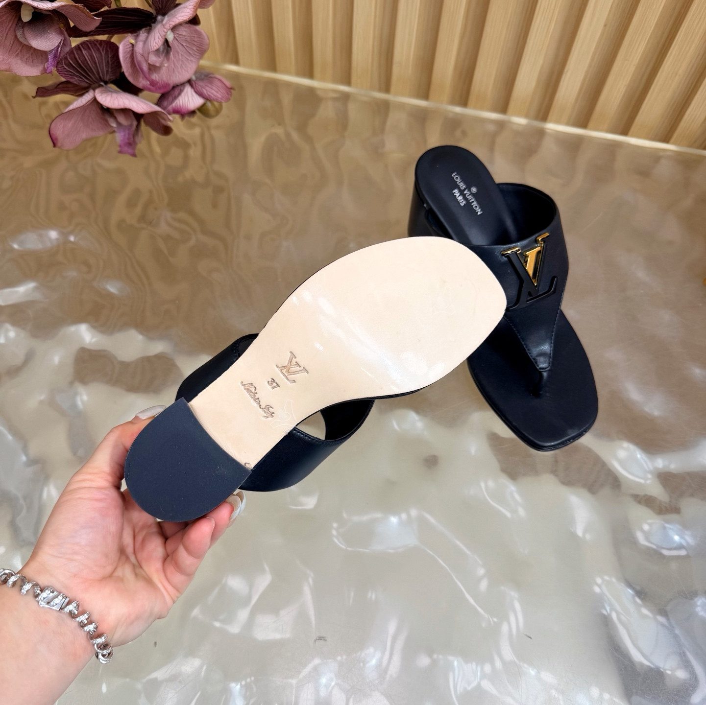 UA LV Mare Thong 6cm Heel