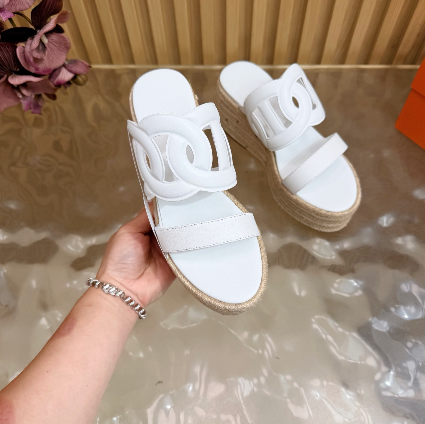 ua H**mes ithea espadrille
